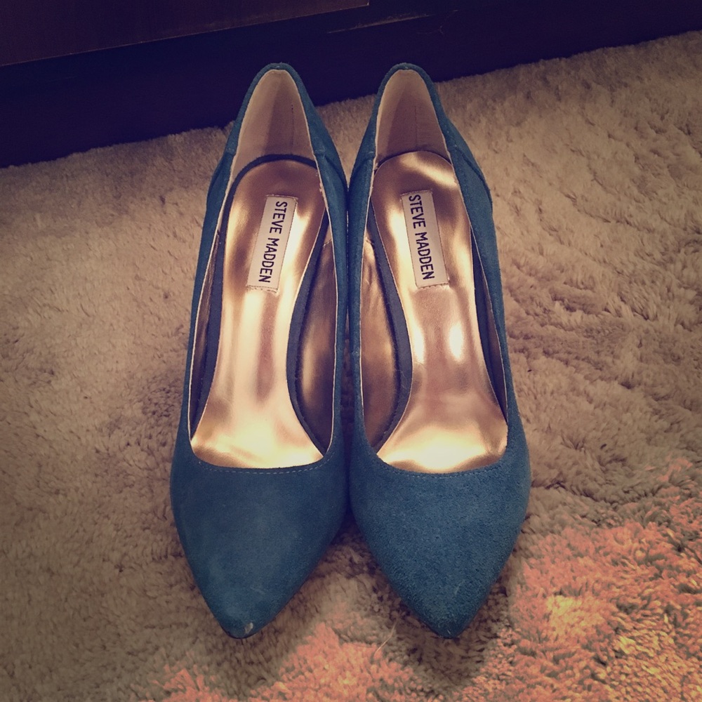 P. carli Steve Madden blue pumps